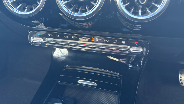 Mercedes-Benz CLA 250e AMG Line Premium + Night Ed 4dr Tip Auto Saloon